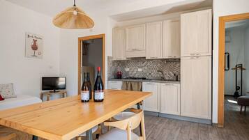 Panoramic Apartment, 1 Bedroom | Egyptian cotton sheets, premium bedding, down duvets, blackout curtains