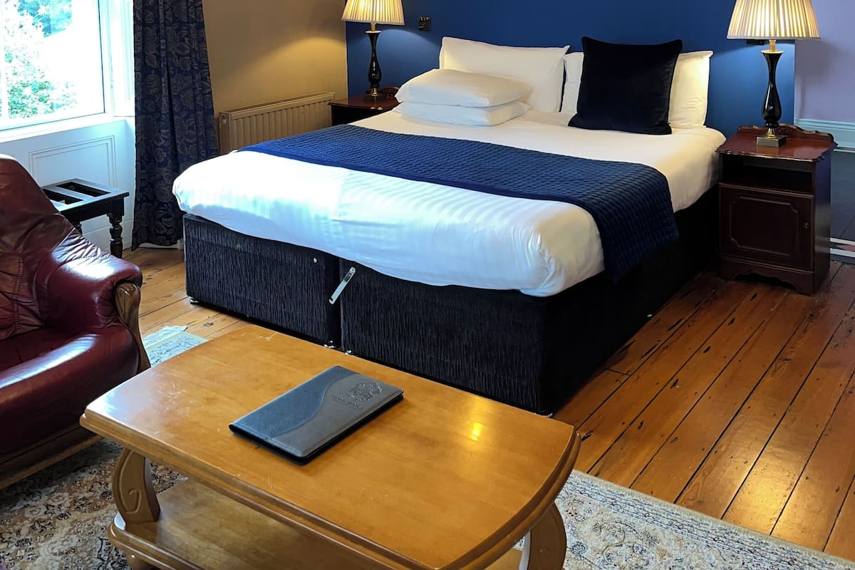 Quadrupla Superior | Biancheria da letto di alta qualità, Wi-Fi gratuito, lenzuola