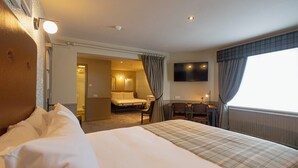 Comfy Family Room Sleeps 4 (Double Bed & Sofa Bed)