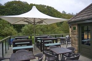 아침 식사, 점심 식사, 저녁 식사 제공, 현지 요리