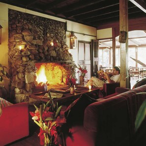 IPod dock, MP3 dock - Blancaneaux Lodge by Francis Ford Coppola (Mountain Pine Ridge)