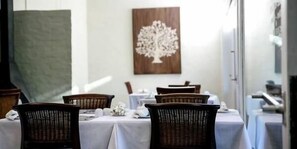 Dining - Princes Lodge Guest House (East London)