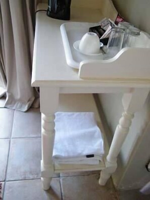 Coffee and/or coffee maker - Princes Lodge Guest House (East London)