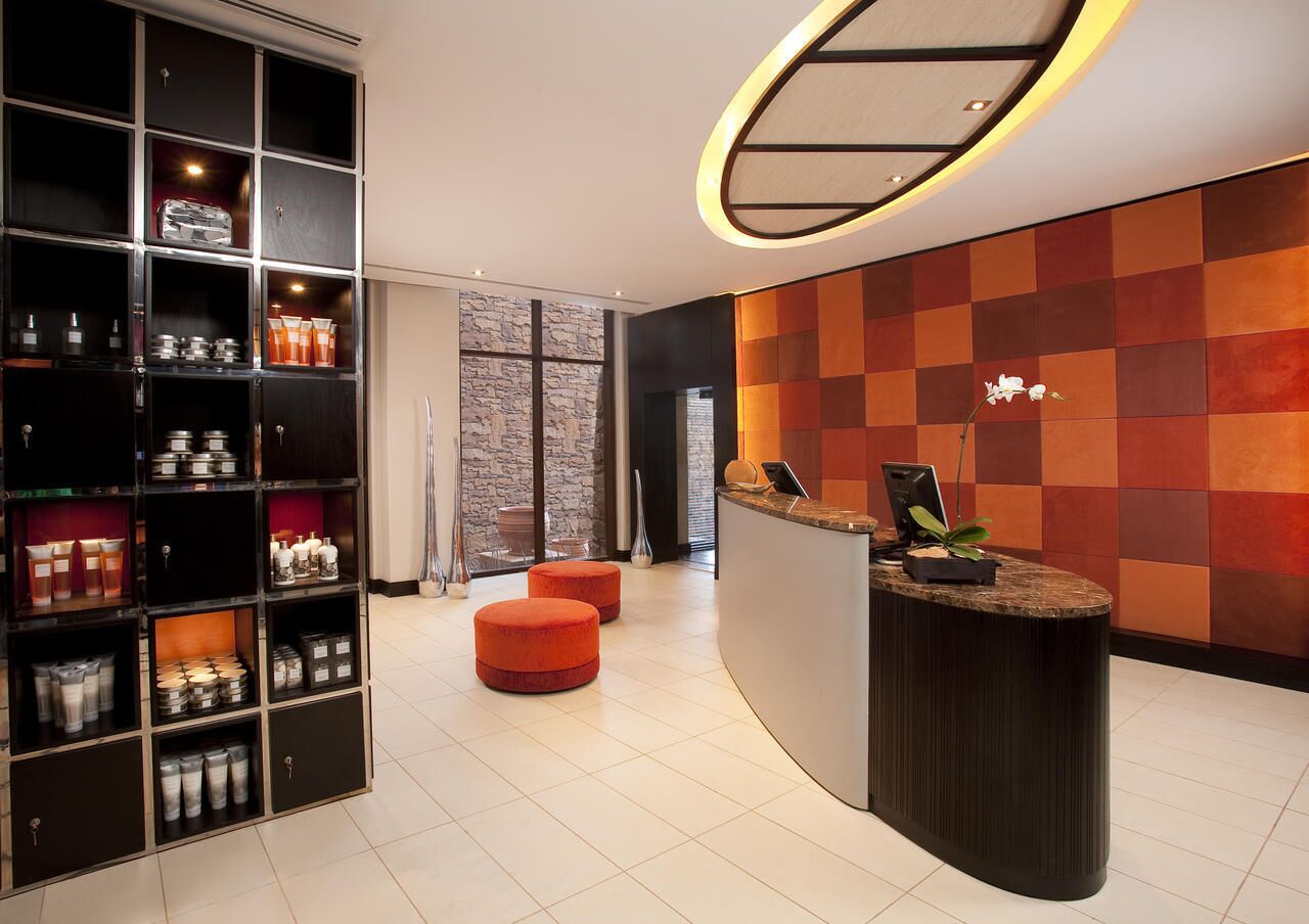 Couples treatment rooms, sauna, body treatments, aromatherapy