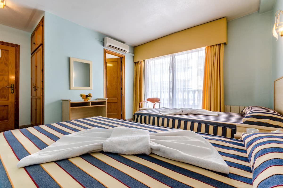 minibar, in-room safe, desk, free wifi