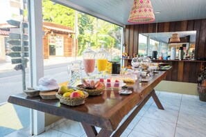 Petit déjeuner buffet