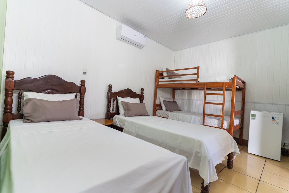 Familien-Vierbettzimmer