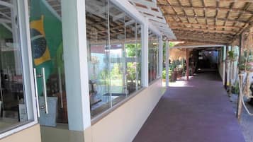 Quầy tiếp tân