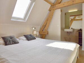 9 bedrooms, soundproofing, WiFi