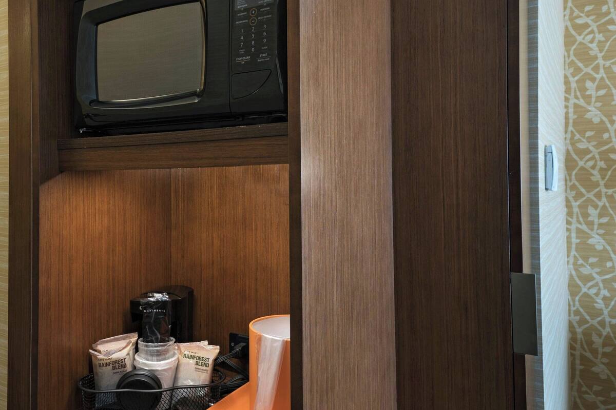 1 bedroom, desk, iron/ironing board, free cots/infant beds