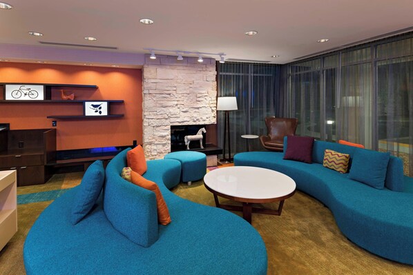 Lobby - Fairfield Inn & Suites by Marriott Dublin (Dublin)