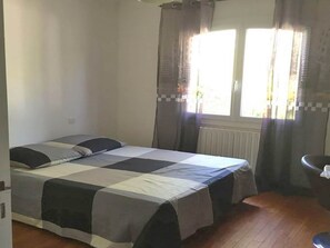 3 quartos, ferros/tábuas de passar roupa, Wi-Fi