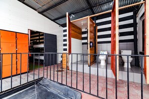 Economy Shared Dormitory, Mixed Dorm | Bathroom
