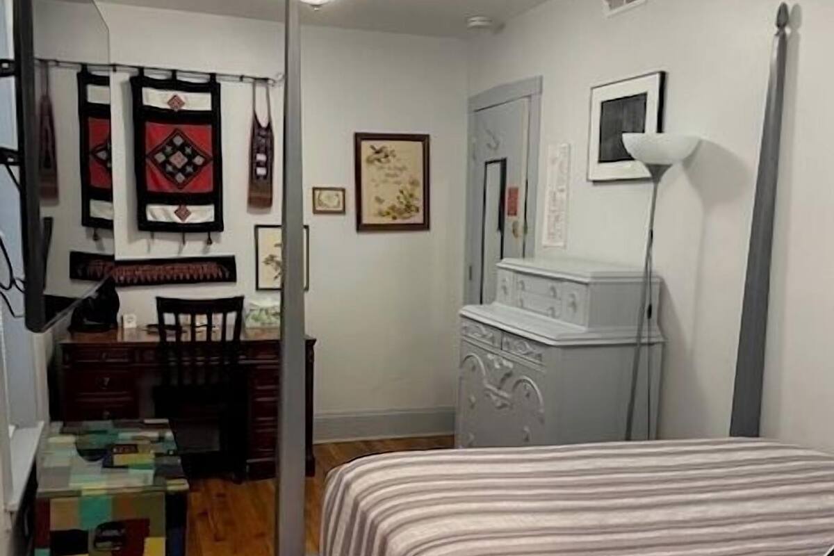 基本雙人房, 1 張加大雙人床 | 高級寢具、舒適加層、書桌、遮光布/窗簾