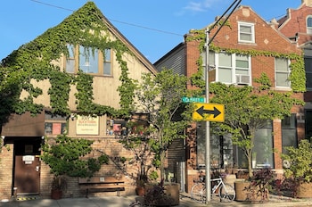 Ray's Bucktown B&B