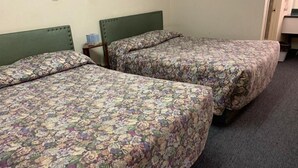Kamar Standar, 2 Tempat Tidur Double | Setrika/meja setrika dan Wi-Fi gratis