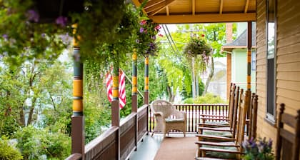 Pine Cottage Bed & Breakfast