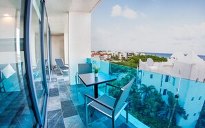 Deluxe-Apartment, 2 Schlafzimmer, Terrasse, eingeschränkter Meerblick | Ausblick vom Zimmer