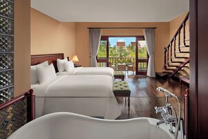 Duplex Suite Balcony, Club Wing | Premium bedding, in-room safe, desk, laptop workspace