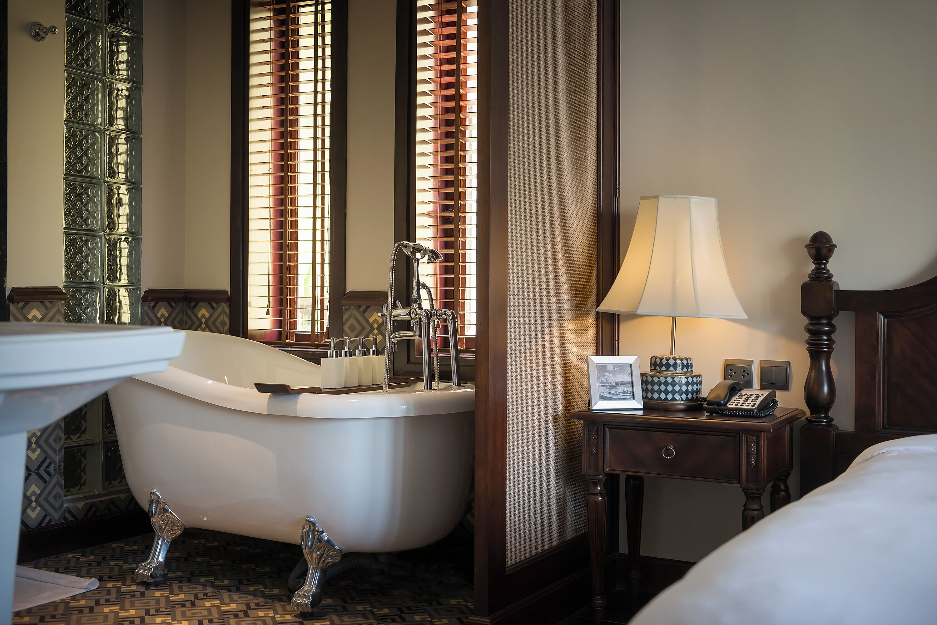 패밀리 쿼드룸, 발코니 (Duplex Suite, Club Wing) | 욕실 | 헤어드라이어, 목욕가운, 슬리퍼, 비데