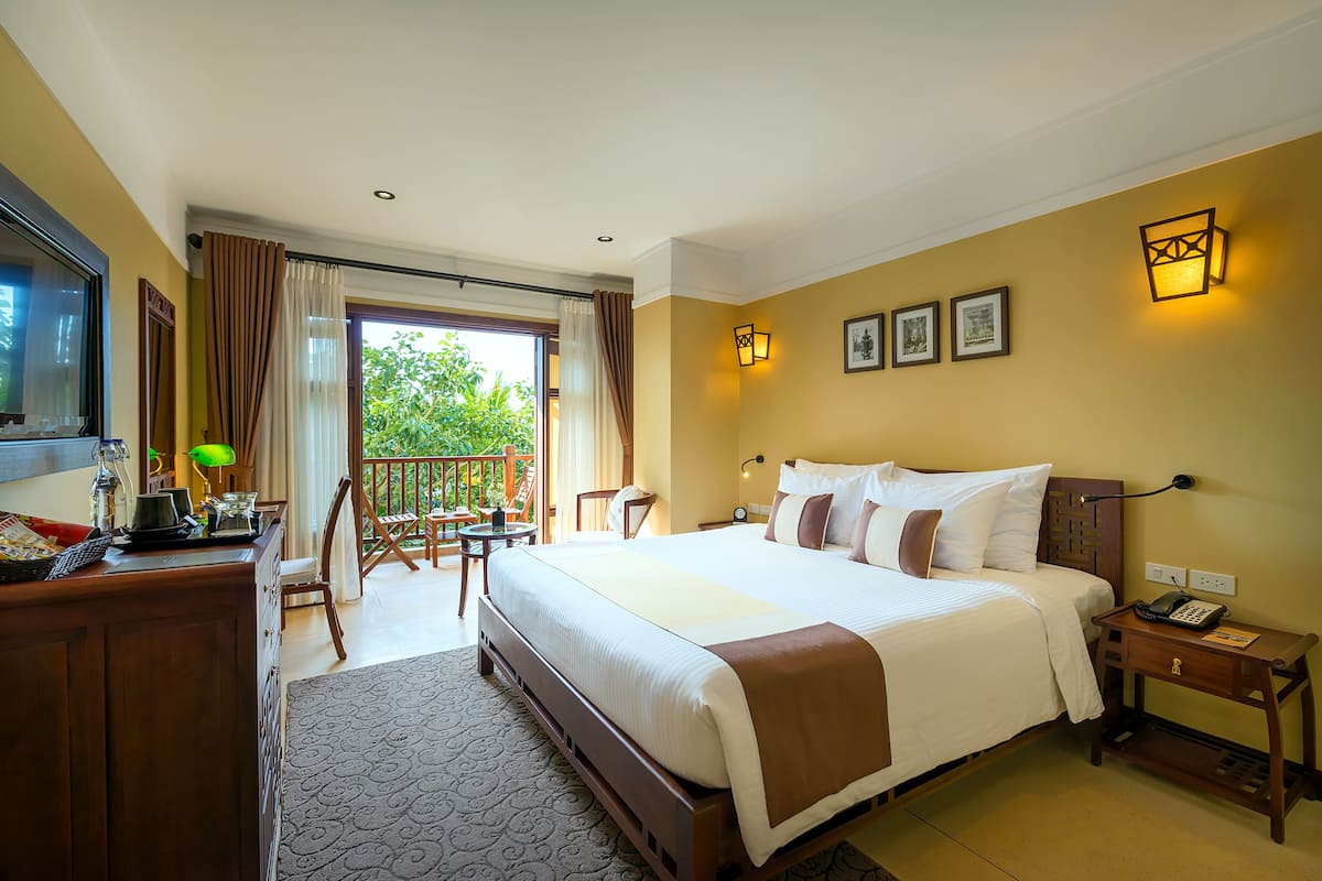 Deluxe Balcony Room, Classic Wing