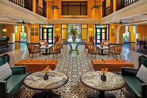 Lobby sitting area - La Siesta Hoi An Resort & Spa (Da Nang)