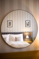 Garden Junior Suite with Private Entrance | Egyptian cotton sheets, hypo-allergenic bedding, minibar, in-room safe