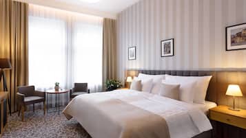 Egyptian cotton sheets, hypo-allergenic bedding, minibar, in-room safe