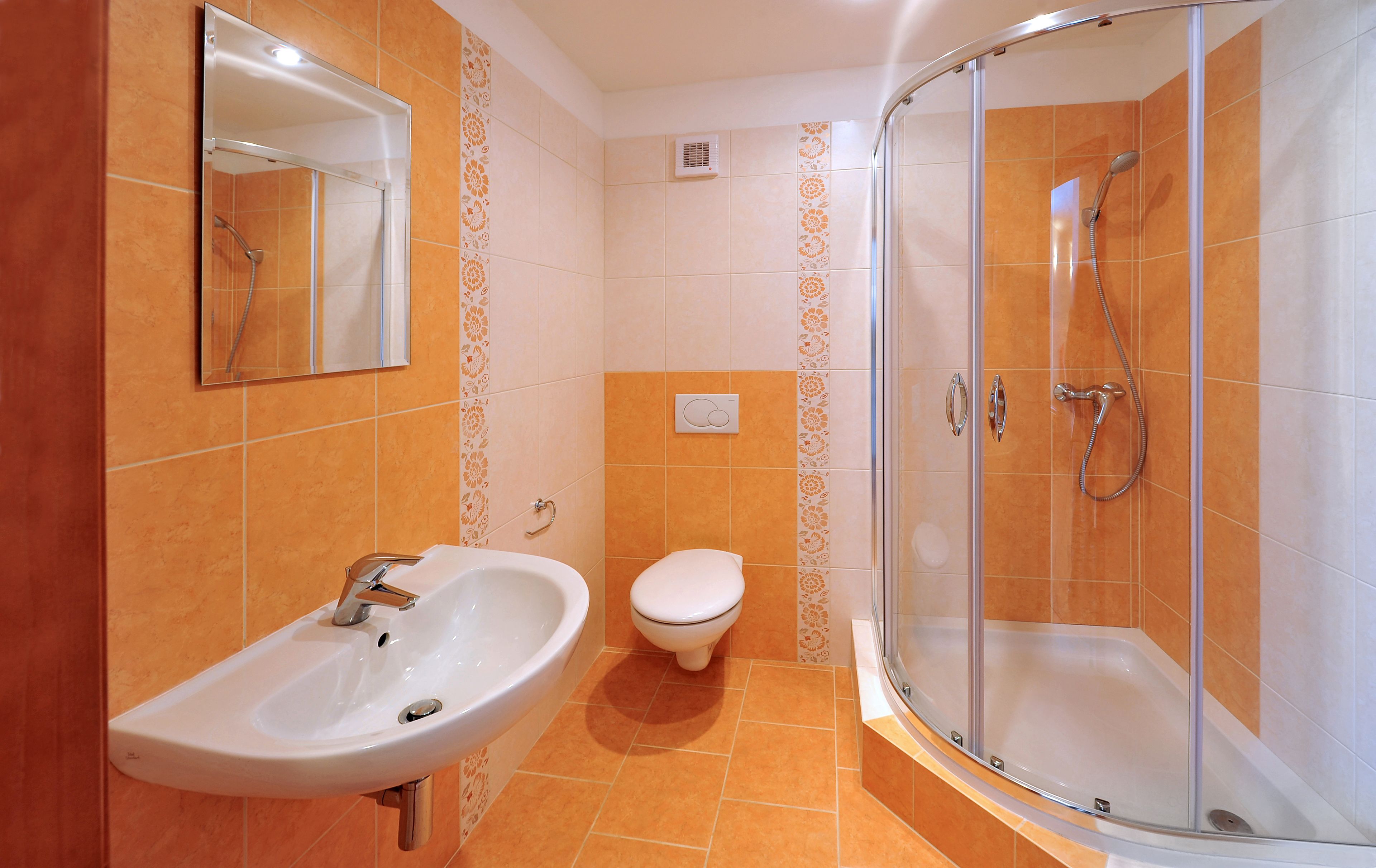 Family Apartment, Kitchenette | Bathroom | Free toiletries, hair dryer (on request), towels