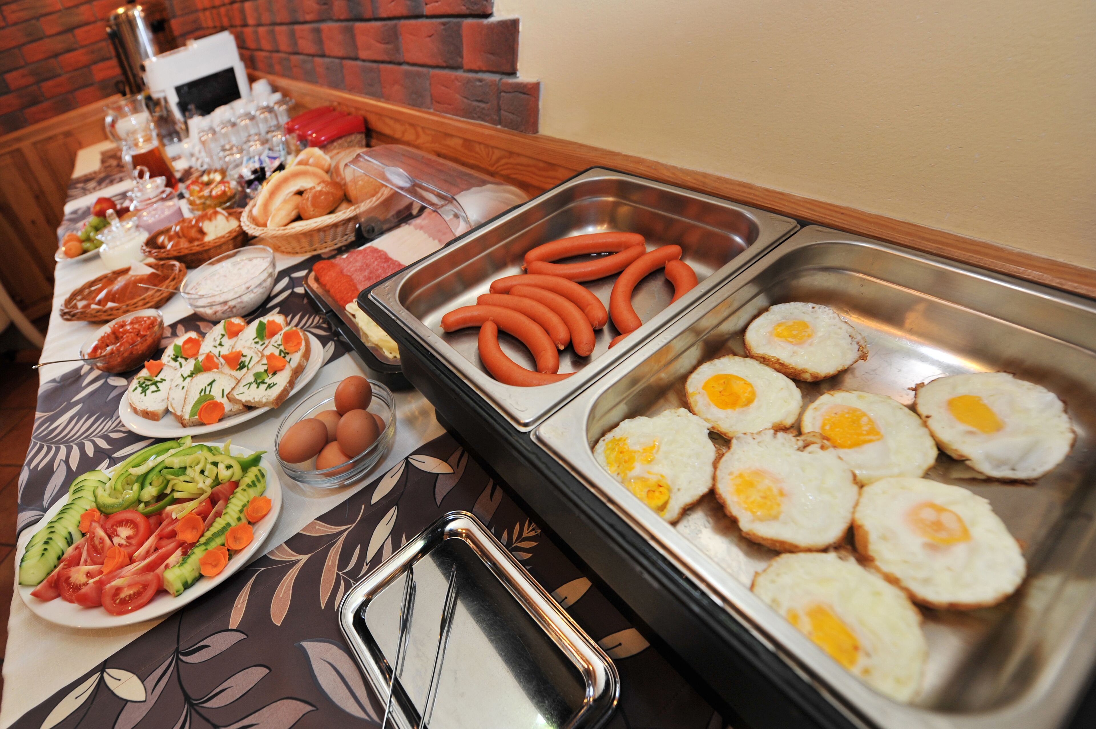 Free daily continental breakfast