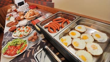 Free daily continental breakfast