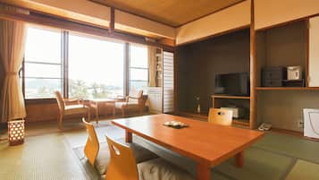 Minibar, két bảo mật tại phòng, bàn