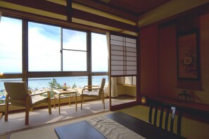 Ocean view with Tatami | Minibar, in-room safe, desk, free WiFi - Hotel Ichiboukan (Kyotango)