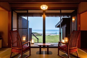 In-room safe, free WiFi, bed sheets