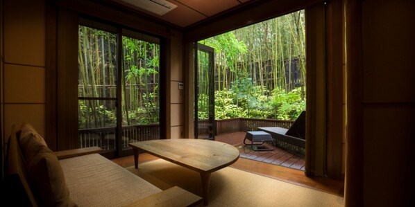 Villa Standard, 1 chambre, bain à remous (Villa with Open Air Bath) | 1 chambre, couette en duvet d'oie, minibar