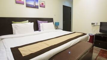 Apartment, 2 Bedrooms | In-room safe, desk, iron/ironing board, free WiFi