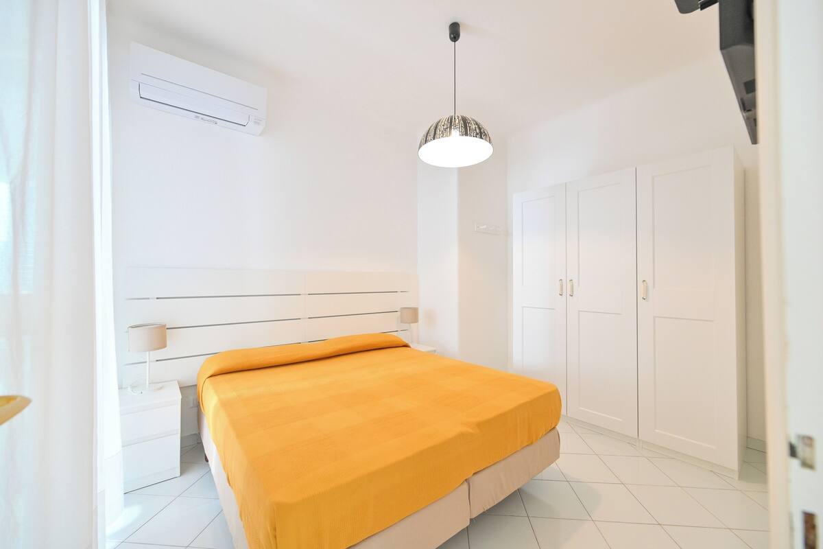 Departamento básico, 1 cama matrimonial | Baño | Regadera, secadora de cabello, bidet, toallas 