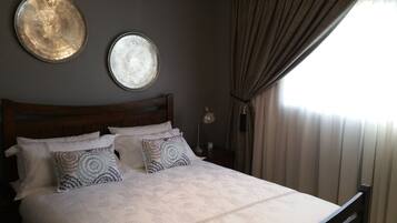 House, 2 Bedrooms | 2 bedrooms, desk, iron/ironing board, free WiFi