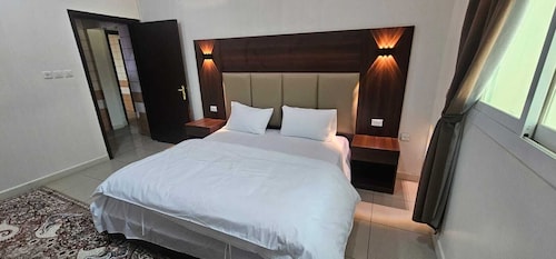 Al Eairy Furnished Apartments Qassim 1