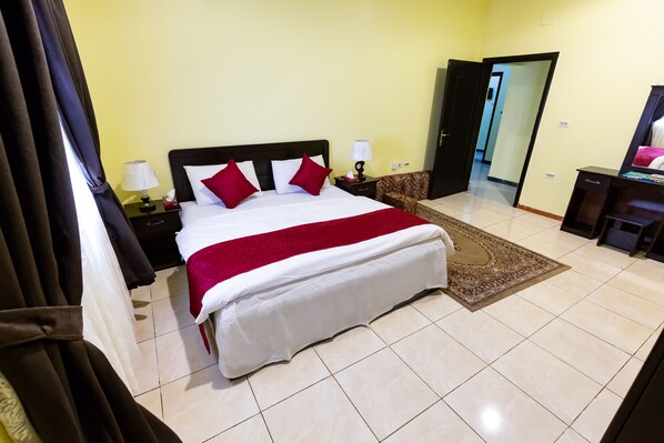 Zimmersafe, schallisolierte Zimmer, Bügeleisen/Bügelbrett