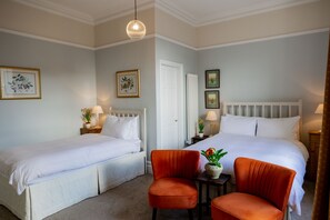 Double or Twin Room, Ensuite | Egyptian cotton sheets, premium bedding, down duvets, laptop workspace - Newgate House (Barnard Castle)