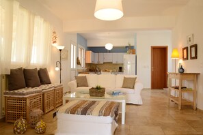 House, 3 Bedrooms (Mulberry) | Living area | Plasma TV - Agrotospita Country Houses (Nafplio)