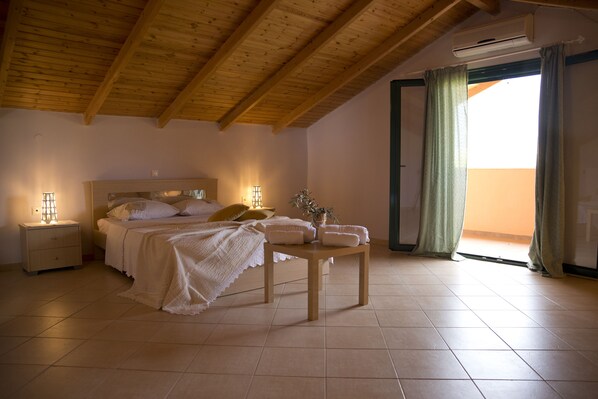 House, 4 Bedrooms (Pomegranate) | Desk, soundproofing, iron/ironing board, free cots/infant beds - Agrotospita Country Houses (Nafplio)