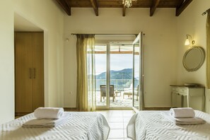Villa (Erato) | Free cribs/infant beds, free WiFi
