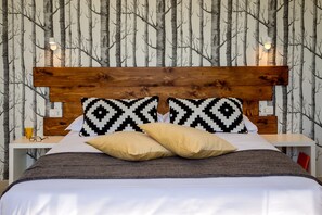 Ropa de cama de alta calidad, escritorio y cortinas blackout 