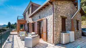Villa, 3 Bedrooms | Terrace/patio