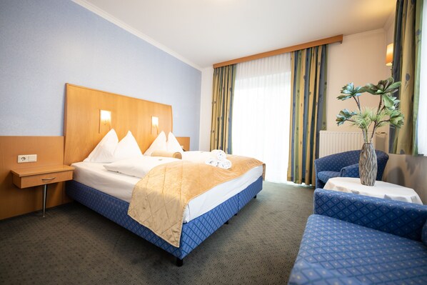 Standard Double Room | 1 bedroom, minibar, in-room safe, desk