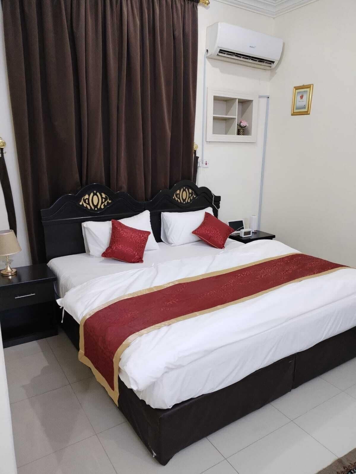 Blackout curtains, free WiFi