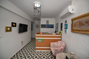 Check-in/check-out kiosk - Garden Ada Hotel (Bozcaada)