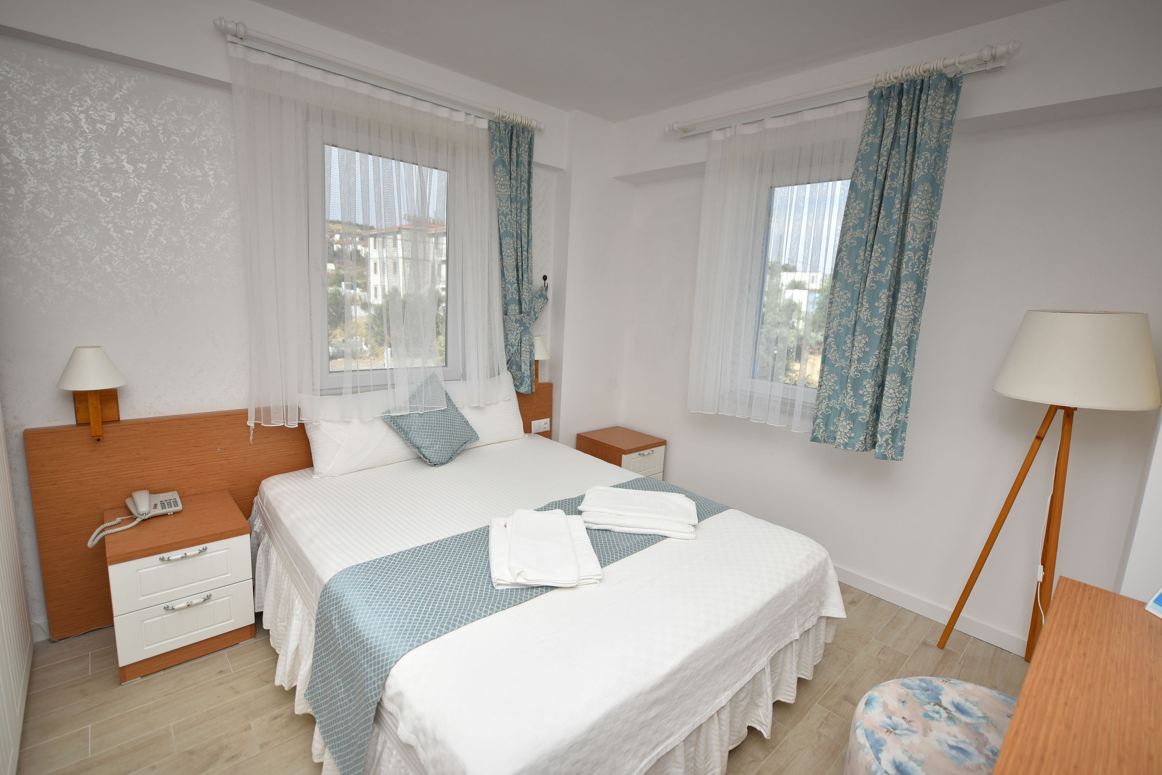 minibar, in-room safe, desk, free wifi